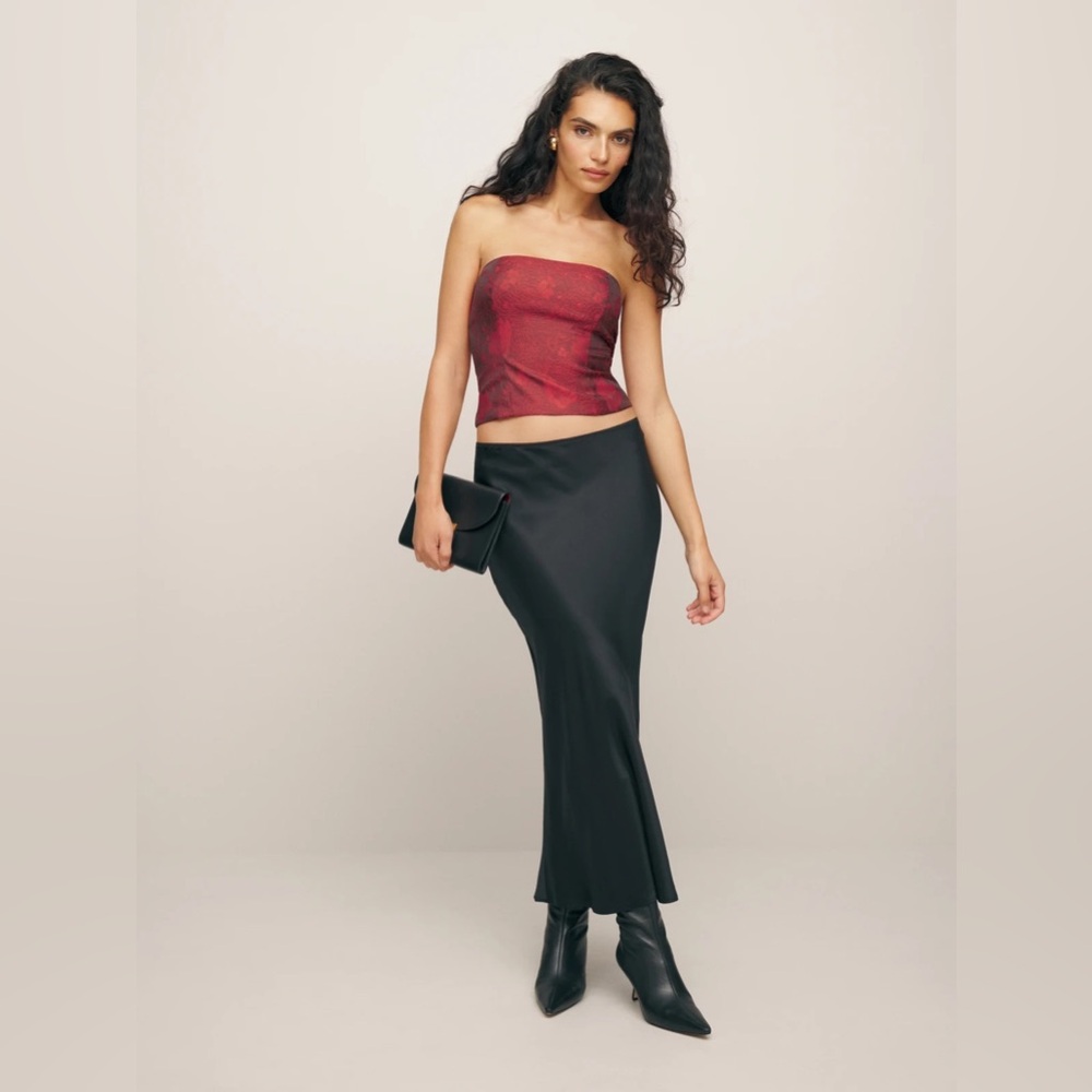 NWT Reformation Giorgia strapless top in red floral jacquard - size 2 - Picture 2 of 8
